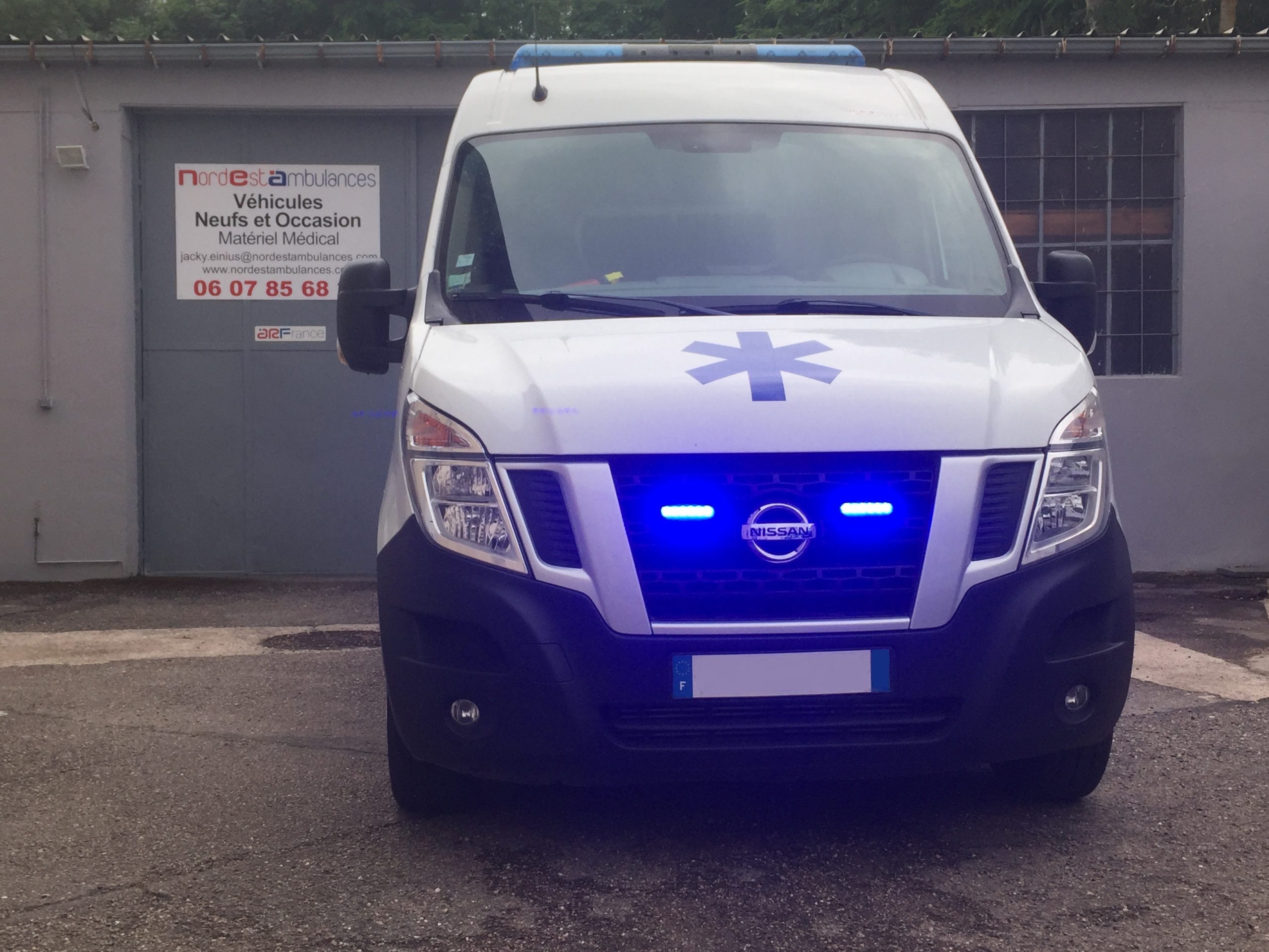 Ambulance NISSAN NV400 L2H2 160cv , révisé mécanique, Boite changée